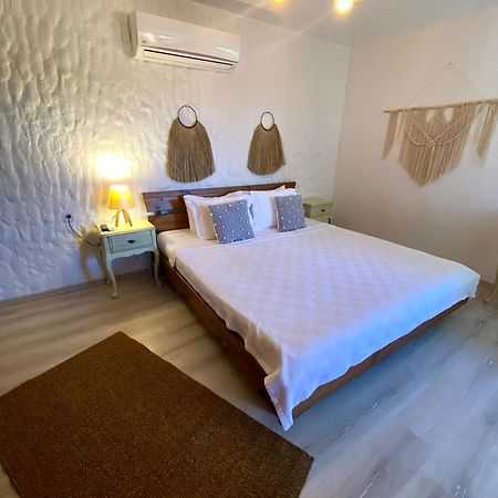 Pupa Alacati Butik Otel เซสเม ภายนอก รูปภาพ