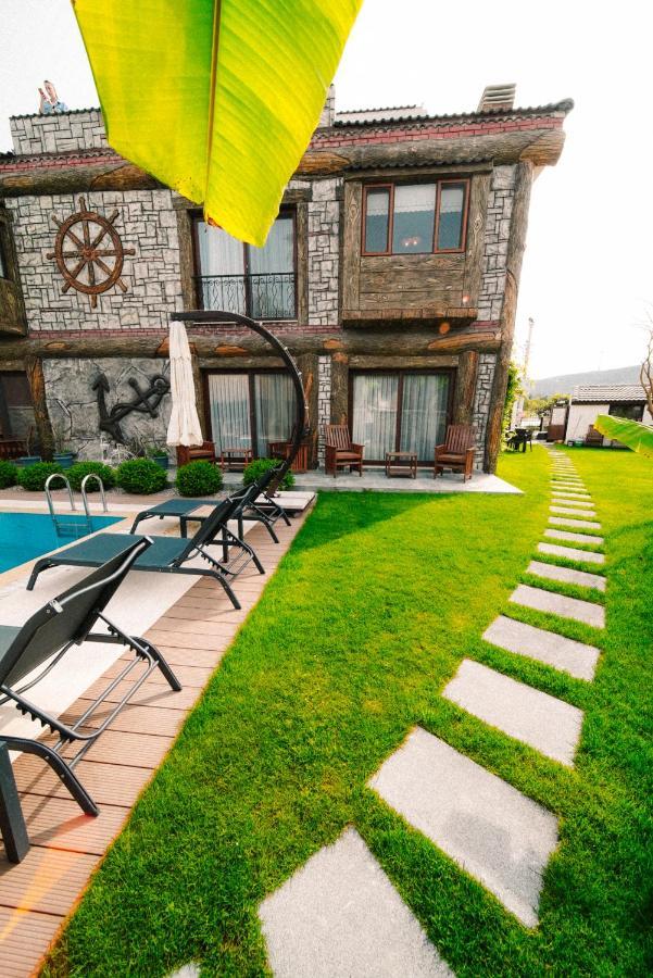 Pupa Alacati Butik Otel เซสเม ภายนอก รูปภาพ
