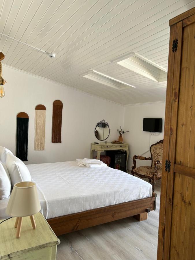 Pupa Alacati Butik Otel เซสเม ภายนอก รูปภาพ