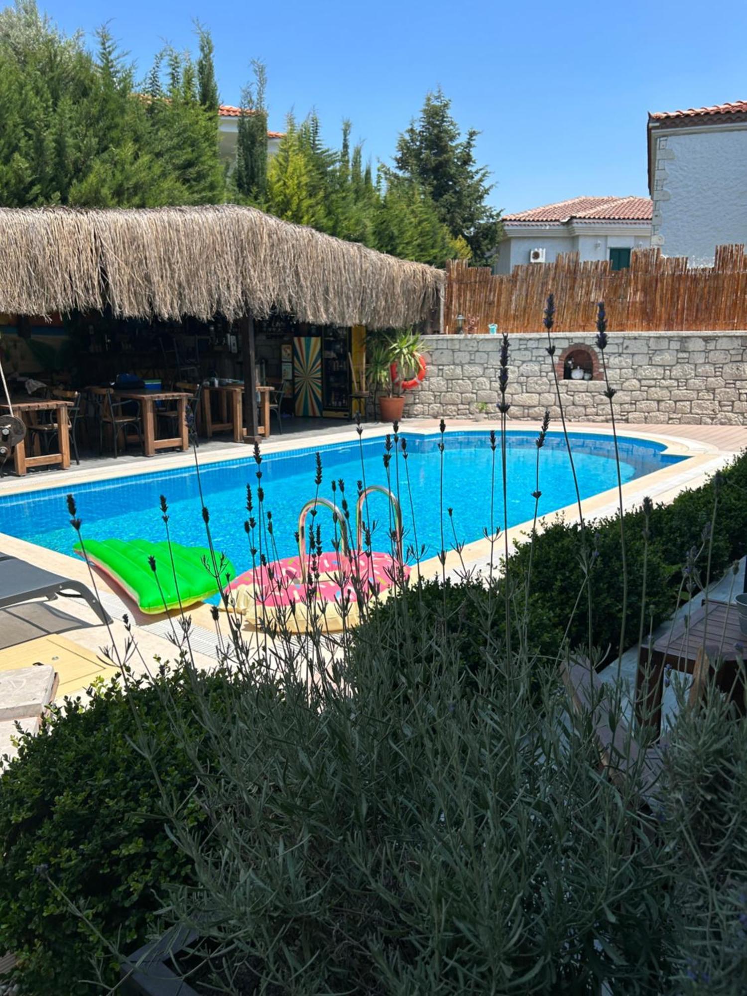 Pupa Alacati Butik Otel เซสเม ภายนอก รูปภาพ