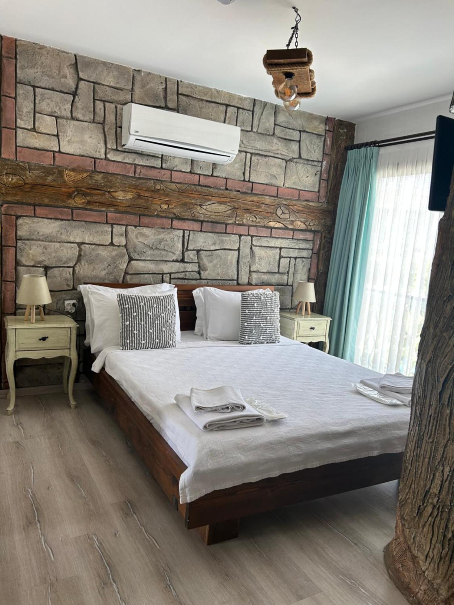 Pupa Alacati Butik Otel เซสเม ภายนอก รูปภาพ