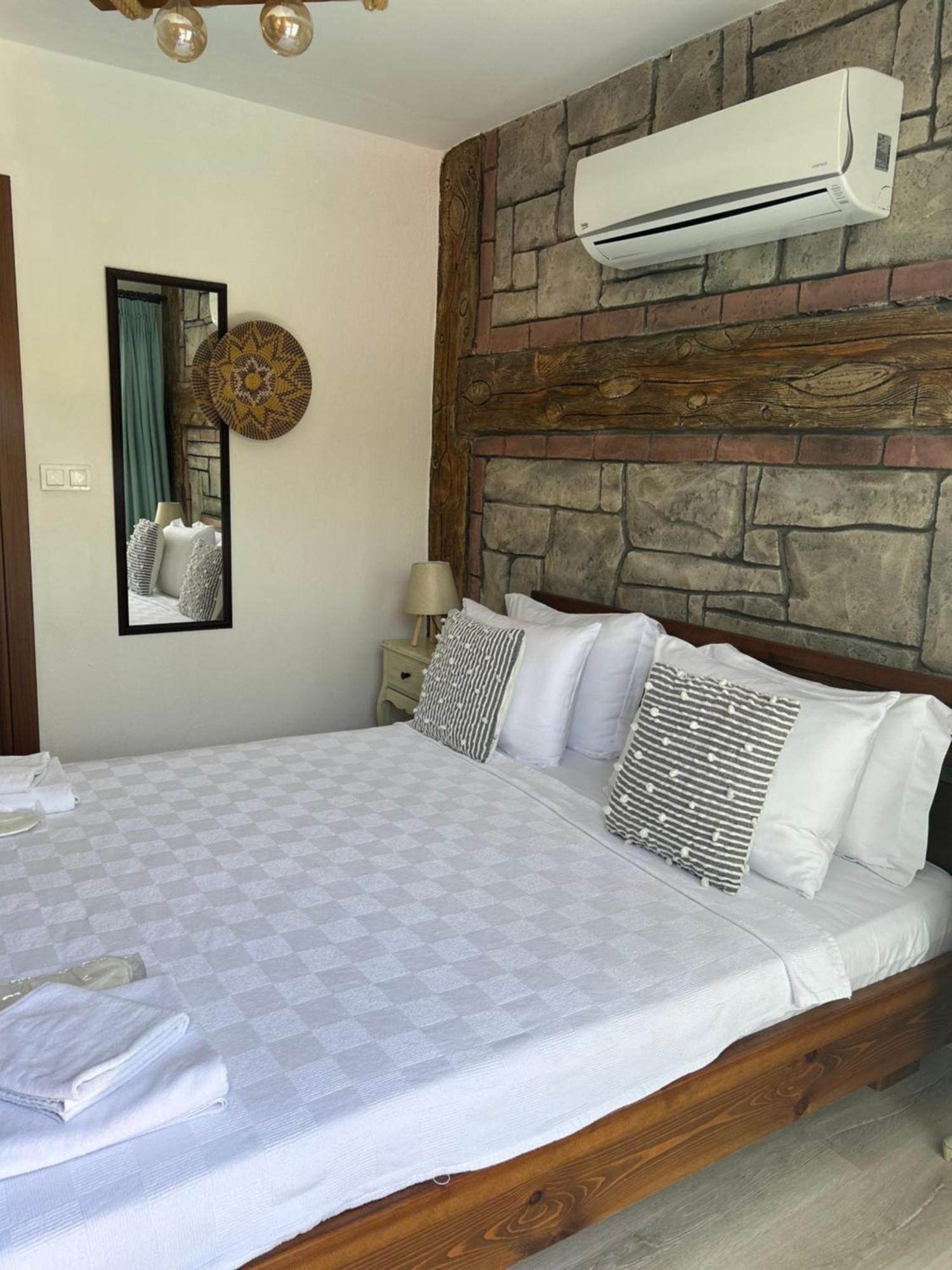 Pupa Alacati Butik Otel เซสเม ภายนอก รูปภาพ