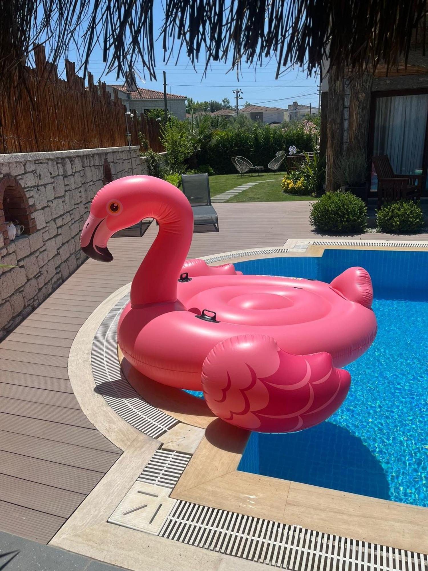 Pupa Alacati Butik Otel เซสเม ภายนอก รูปภาพ