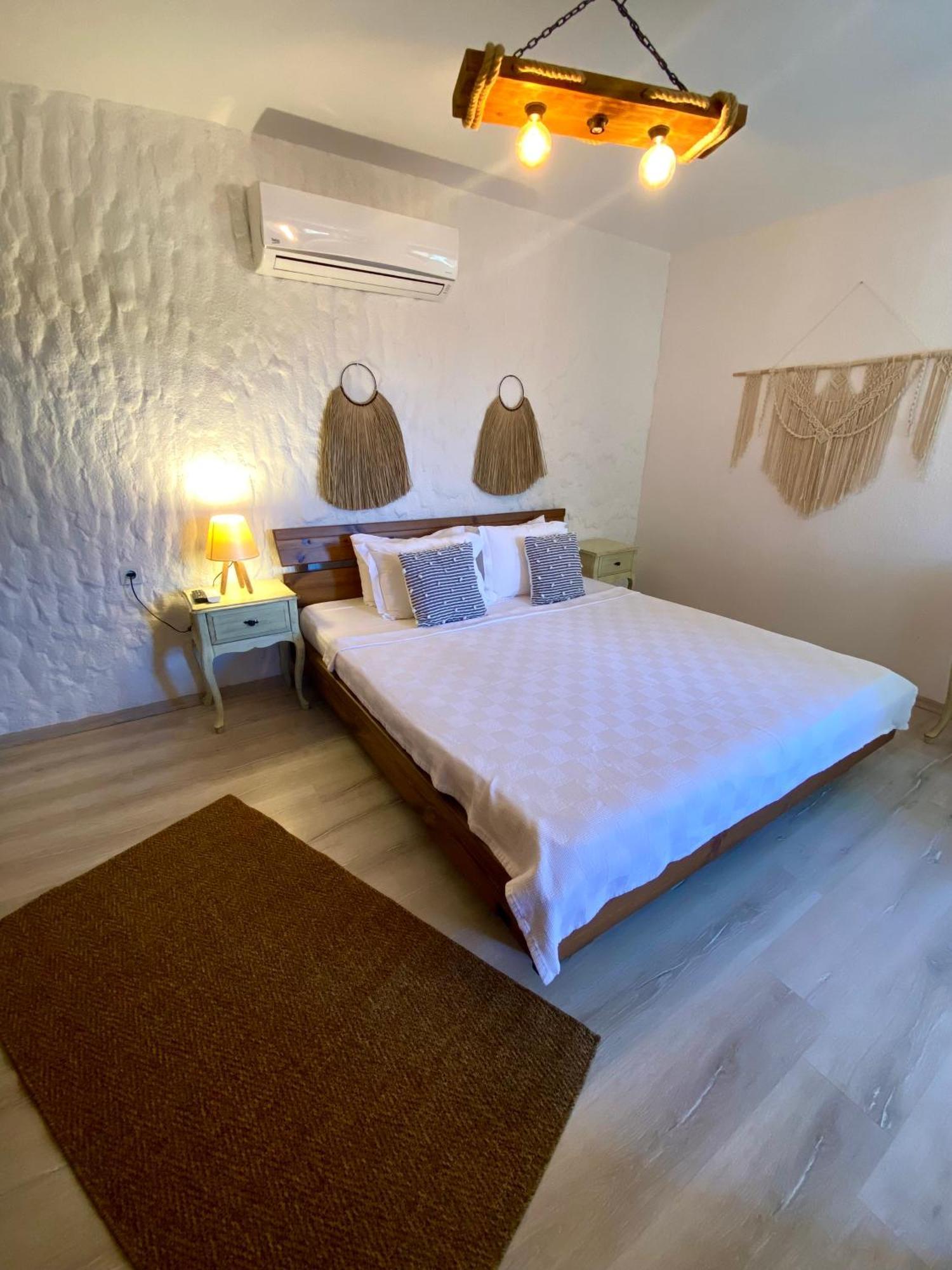 Pupa Alacati Butik Otel เซสเม ภายนอก รูปภาพ