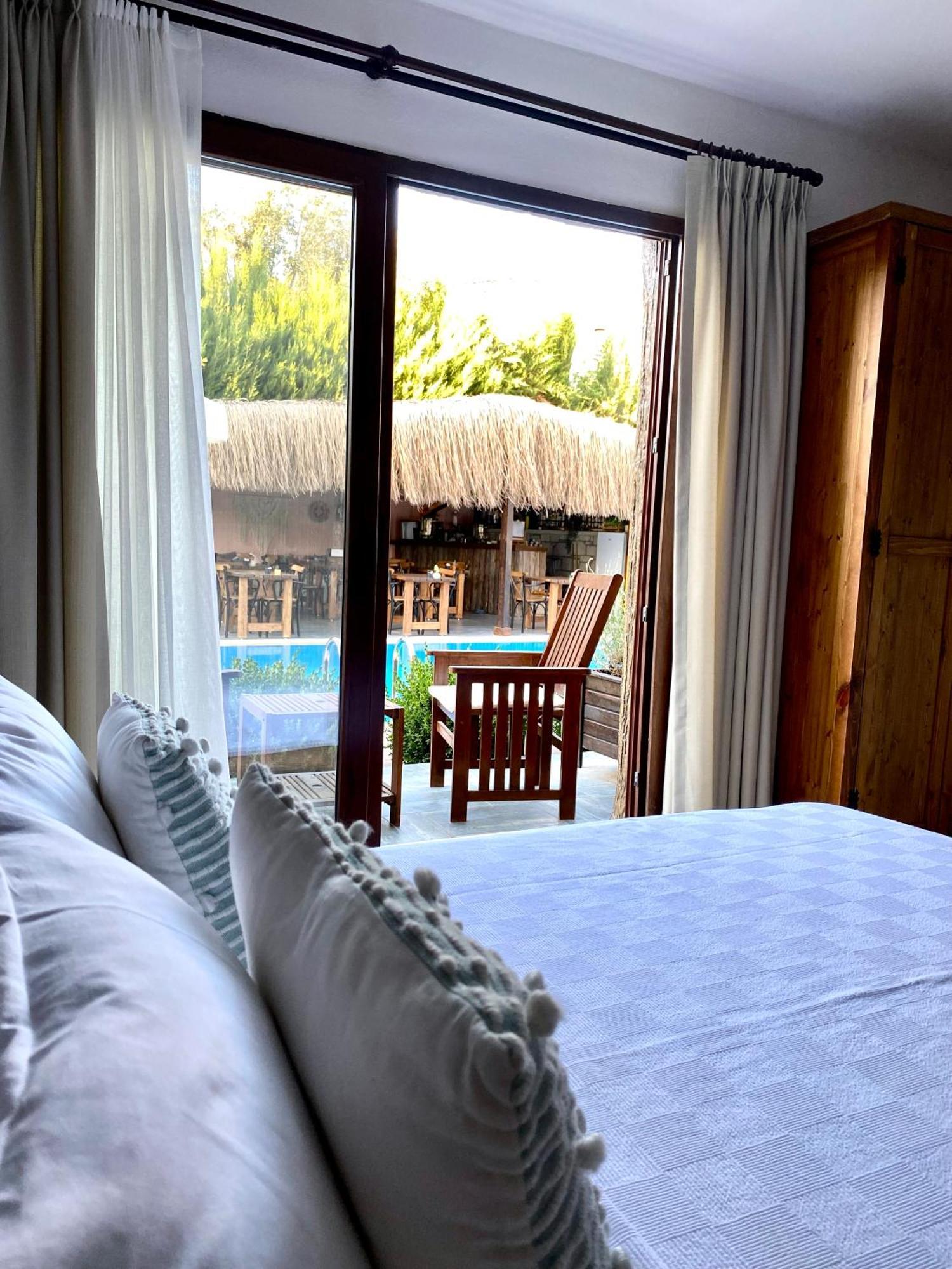 Pupa Alacati Butik Otel เซสเม ภายนอก รูปภาพ
